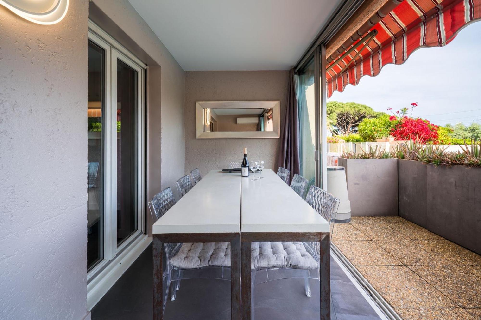 Apartment - Avec Terrasse, Vue, Mer, Piscine, Plage, Garage *